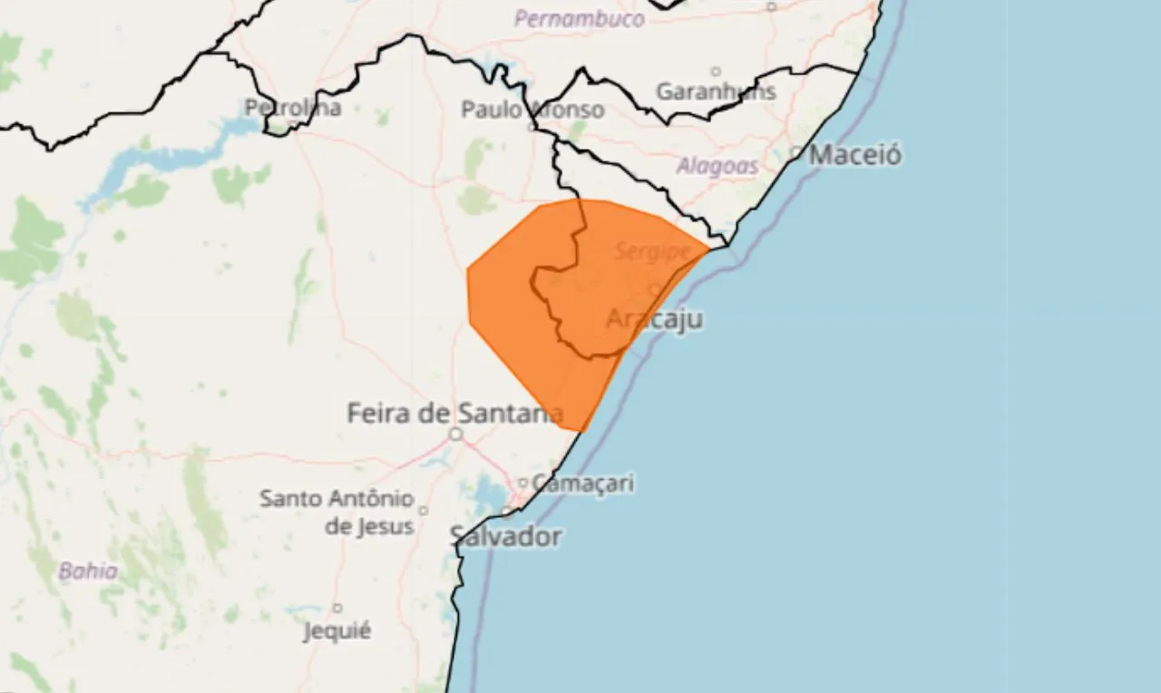 A imagem mostra as áreas em alerta laranja para chuva intensa e ventos em SE e BA